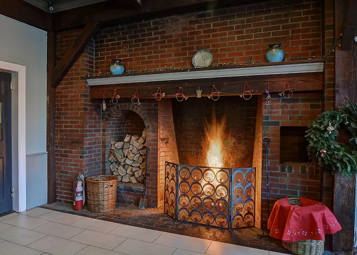 Colonial Motel And Spa